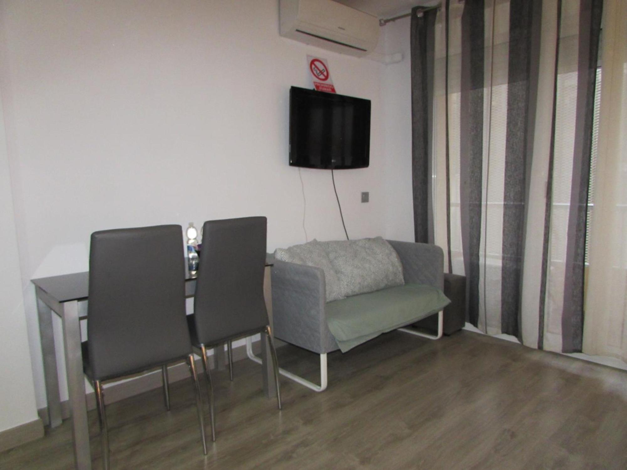 Appartement And *